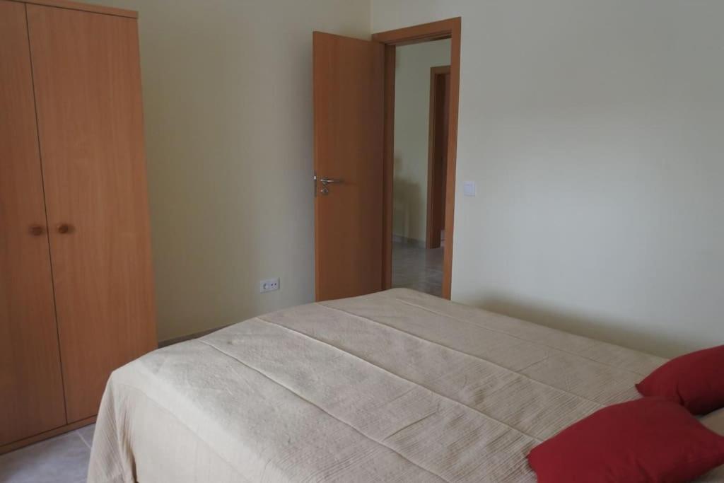 Apartment In The Center Of Carvoeiro With Terrace Eksteriør bilde