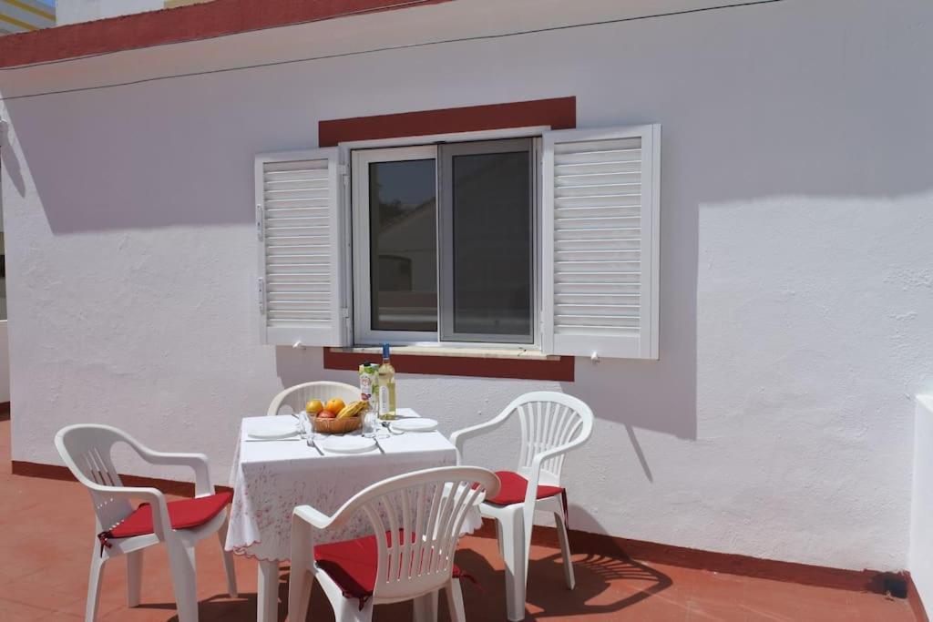 Apartment In The Center Of Carvoeiro With Terrace Eksteriør bilde